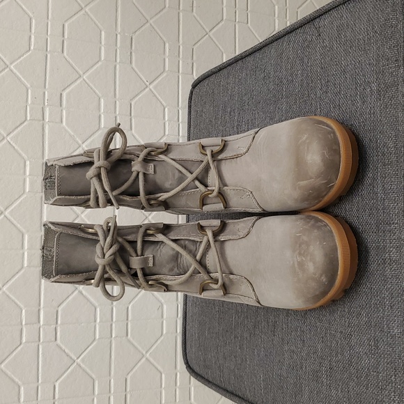 Sorel Women's Joan Of Arctic  Taupe/Gray Wedge Lace-Up Boots - Picture 2 of 11
